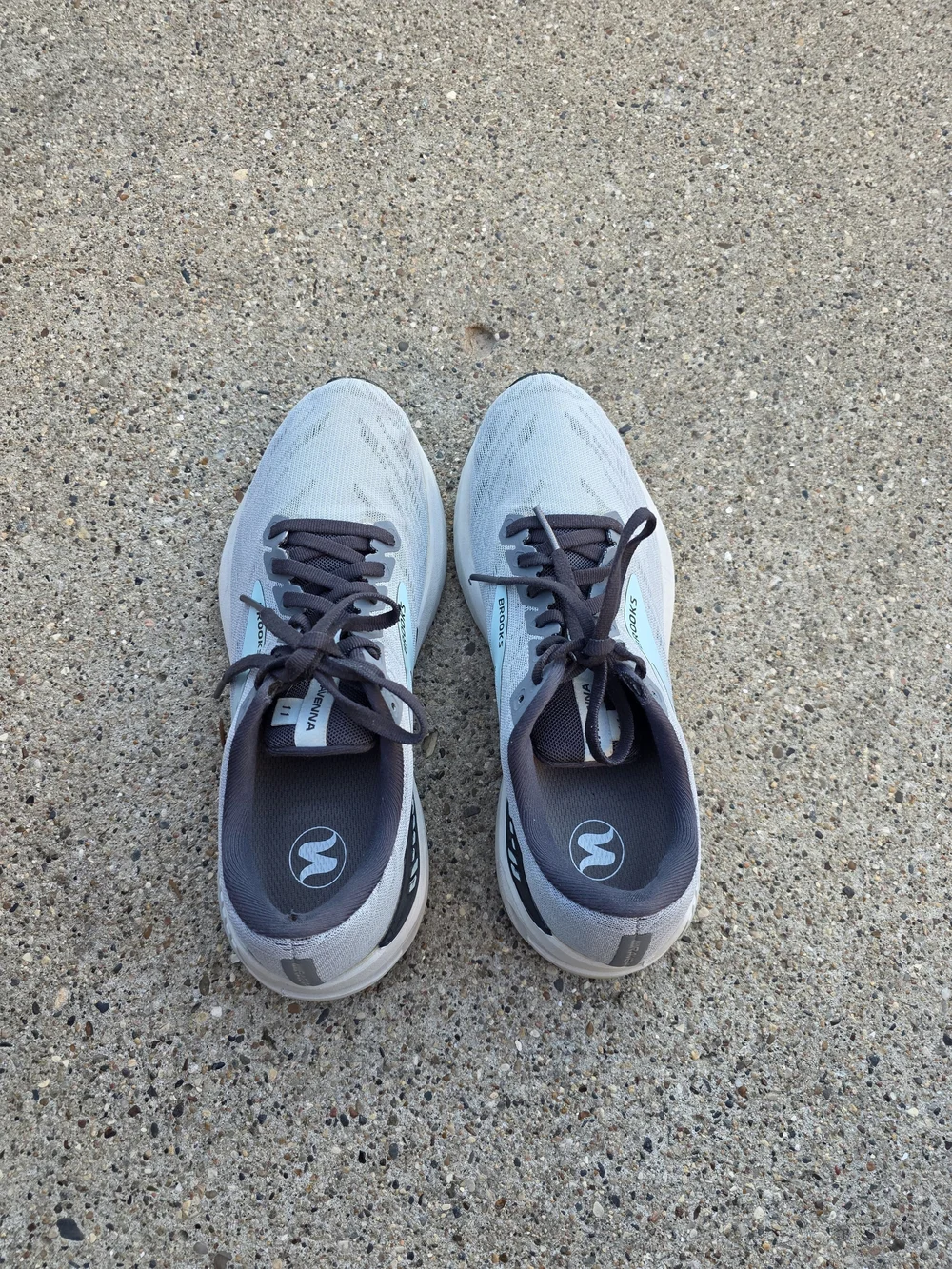 Brooks Sneaker Women Size 9B